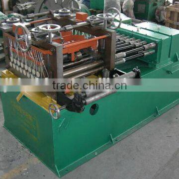 Automatic steel plate leveling machine