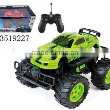 1:16 RC CAR 4 CHANNEL WITH LIGHT Y3519227