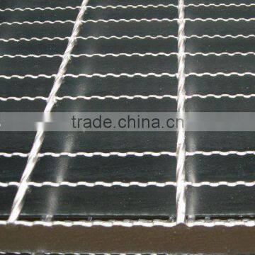 Galvanized steel grid floor