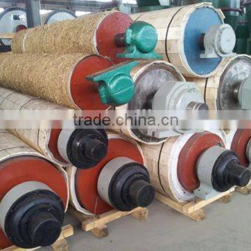 Rubber press roller for paper machine