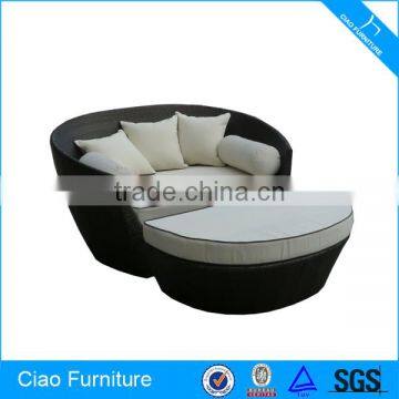 Luxury Hotel Style Rattan Outdoor Waterproof Daybed photo-2