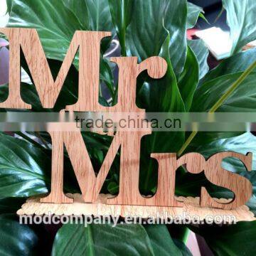 Wooden Mr&Mrs wedding decoration props