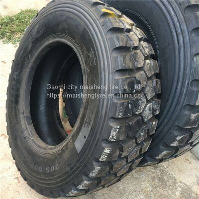 Vacuum Crane 305/80R18 305/80R20 Off-road Vehicle Tire Quality Three Packs photo-2