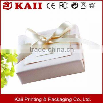 reliable supplier of white gift box with ribbon, foldable gift box, window gift box in China