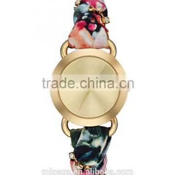 Elegant Lady Quartz Watch With Rose Gold Stainless Steel Case And Nice Floral Printing Fabric Band