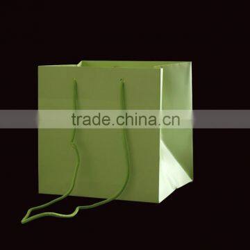 Paper based Flower packaging specialist - flower bouquet transporter bag