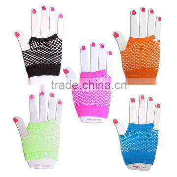 Short fingerless fishnet gloves