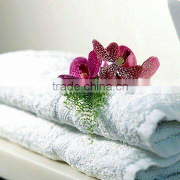 White luxury terry bath towels/ hotel towels/face towels