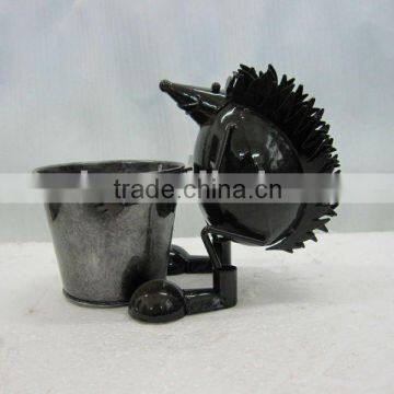 hot design metal hedgehog flower pot for garden decoration