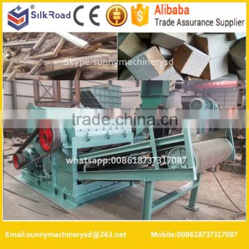 Automatically removing the nails wood board shredder crusher