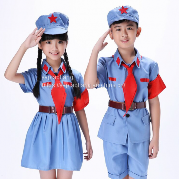 The costumes of the Red Army in the War of Resistance against Japanese aggression men and women of the Red Guard uniforms of the New Fourth Army performing costumes
