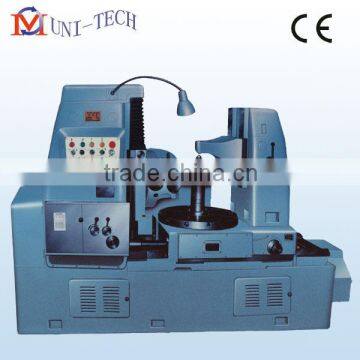 Gear hobbing machine