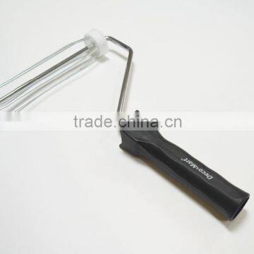 cage frame with plastic handle