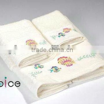 graceful embroidery cotton towel