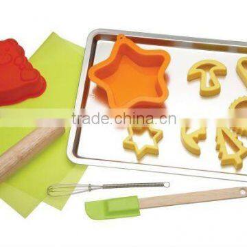 Cute kid's baking set