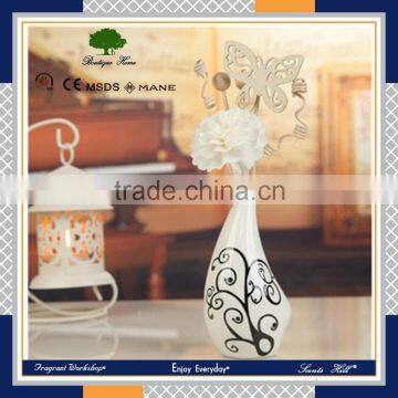 New type design Arabic wedding favors with flowers essential oil aroma diffuser                        
                                                                                Supplier's Choice