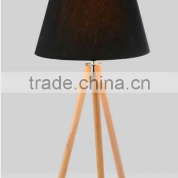 Modern small wooden tripod bedroom table lamp