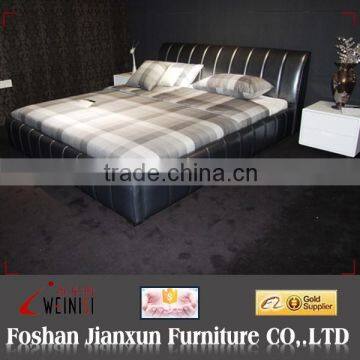 F6306 Tufted Leather Bed