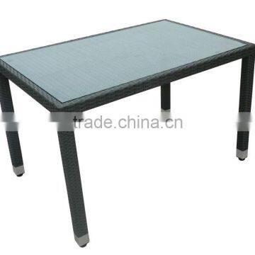 Tempered Glass Aluminium Rattan Table with Umbrella Hole GT6613GTU