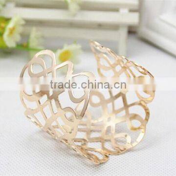American Stylish Twist Heart Shape Hollow Bangle,women Gift Gold Bangles Wholesale photo-2