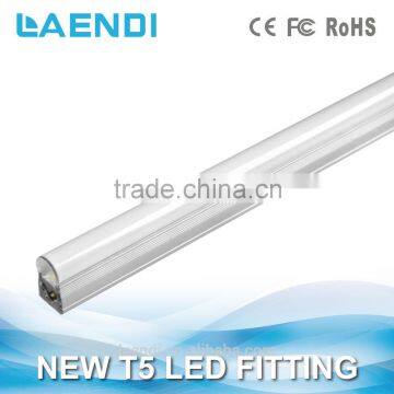 100lm/W High Lumin 4Ft 18W Hot selling Modern appearance Easier Installation High efficiency LED light T5