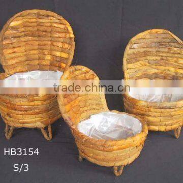 flower planter,rattan planter basket,garden planter,floral arrangement,outdoor planter,rattan basket,garden decoration