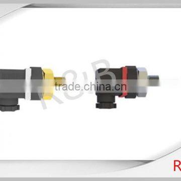 Screw-in resistance thermometers with plug connector