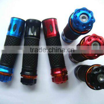 Alternate color handle bar grips