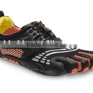 2015 Latest Best Price of Four or Five Pairs Mountain Hiking Finger Shoes