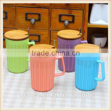 colorful stripe embossed ceramic cup with lid and spoon