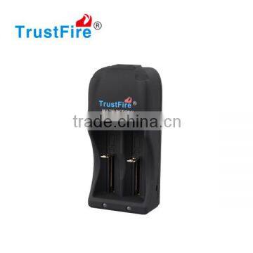 Factory cheap price portable TR-006 battery charger for 26650 and 18650 rechargeable battery