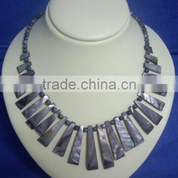 Dyed Mother of Pearl shell Necklace