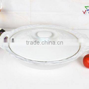 13.5" Oval Porcelain Bakeware With Lid photo-2