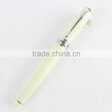 White CT Fountain Pen - Medium Nib photo-4