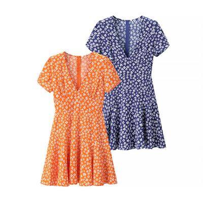 2025 new short sleeved floral skirt European and American V-neck ruffle edge fake style dress