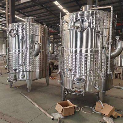 Red Wine Fermentation Tank