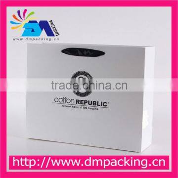 custom printed white paper hand bag for garment