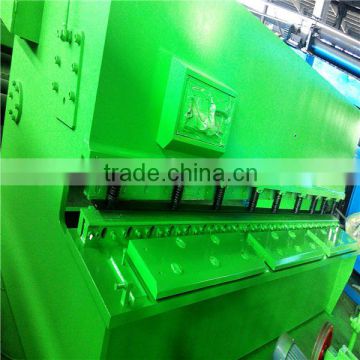 Wire mesh cutting machine