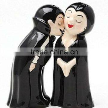 Ceramic vampire magnetic halloween salt and pepper shaker