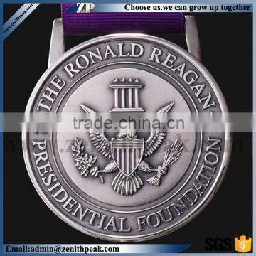 free artwork usa metal eagle medal/usa antique silver metal eagle medal/the united states eagle medal of valor