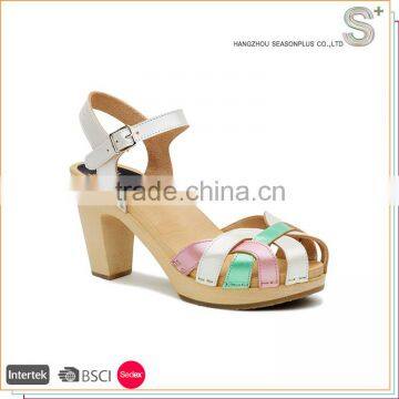 Special design widely used sandals for flat feet