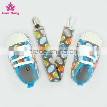 Fashion Rugby Pattern High Quality Newborn Crib Shoes Baby Shoes Matching Pacifier Clip photo-6