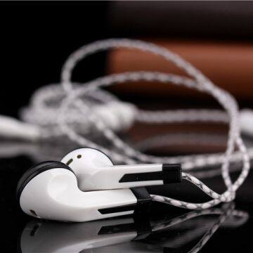 Ufeeling U-06 Flat Ear Type Bass Apple Android Computer Mobile Universal Male and Female Students in Sports Ear Headset photo-3