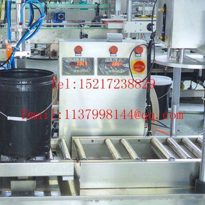 Easy to Operate Manual Weighing and Filling Machine Semi Automatic Filling Machine Liquid photo-2
