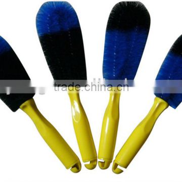 Plastic car tire brush