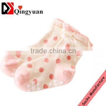 novely high quality small dot design anti-slip baby socks