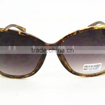 Wholesale Price Fashion Women Sunglasses With Flower Shaped Diamond photo-3