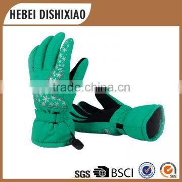 Made in china warm High quality ski gloves sport gloves women and men