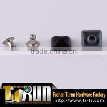 Fastener riveting for clothes shose