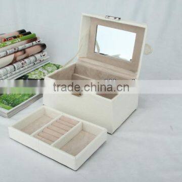 white simple jewelry box with PU